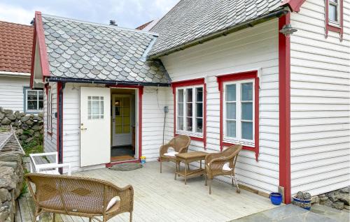 Heroy House | Stunning Home In Runde With Wifi