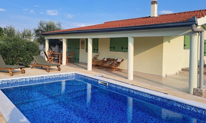 Seget House | Stunning home in Seget Gornji with WiFi