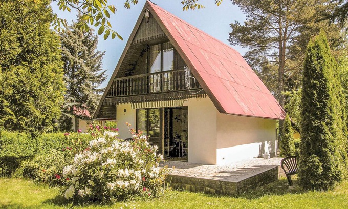 Sulistrowiczki House | Stunning home in Sobótka with kitchen
