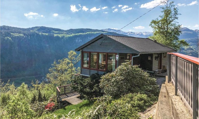 Steinstø House | Stunning Home In Steinstø With Wifi