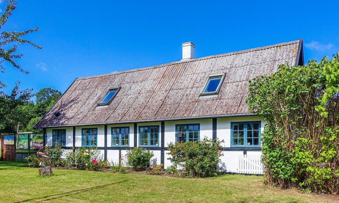 Svaneke House | Stunning home in Svaneke with kitchen