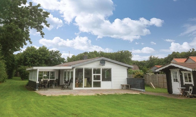 Vinderup House | Stunning home in Vinderup with WiFi