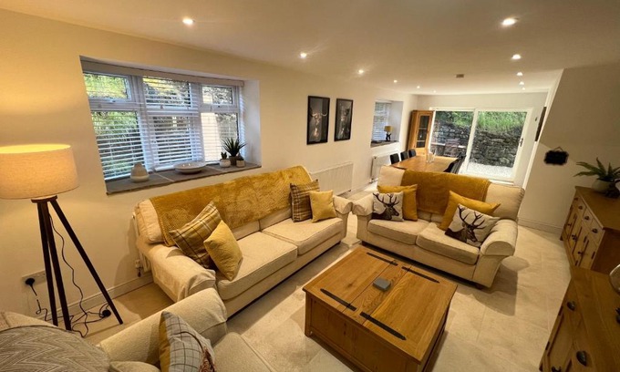Hexham House | Stunning Home with STARGAZING ROOM Near Kielder Water