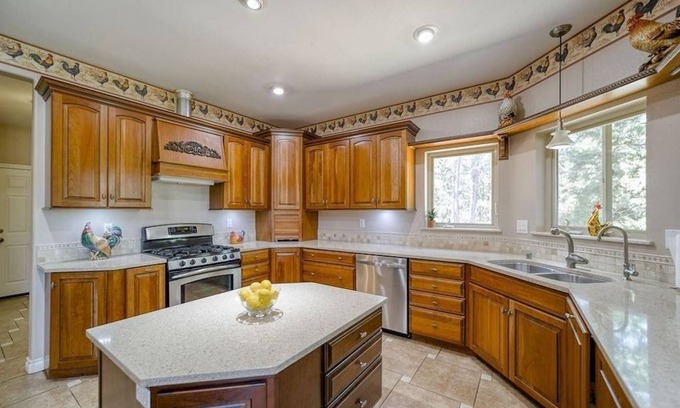 Shingletown House | Stunning House with Hot Tub on 25 acres