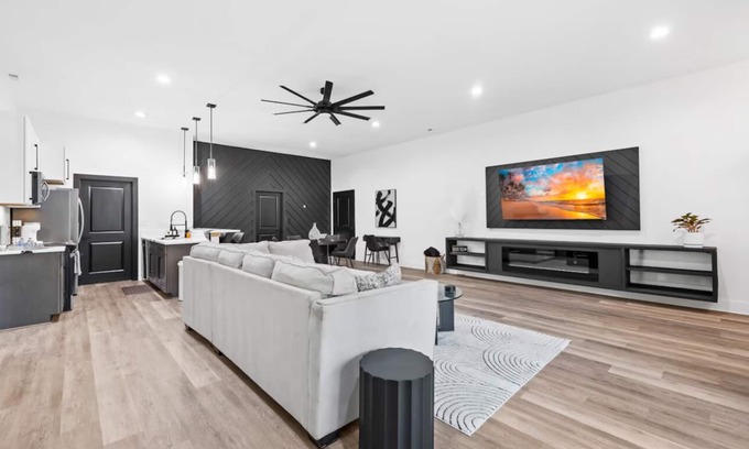 Charlotte Apartment | Stunning Modern Lower Level Apartment Charlotte
