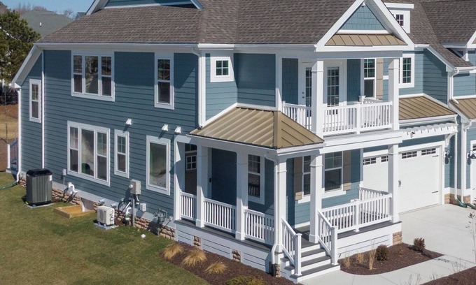 Bayside House | Stunning New Beach House in Bayside, 2 Master Suites, Fast WiFi, Turn Key!
