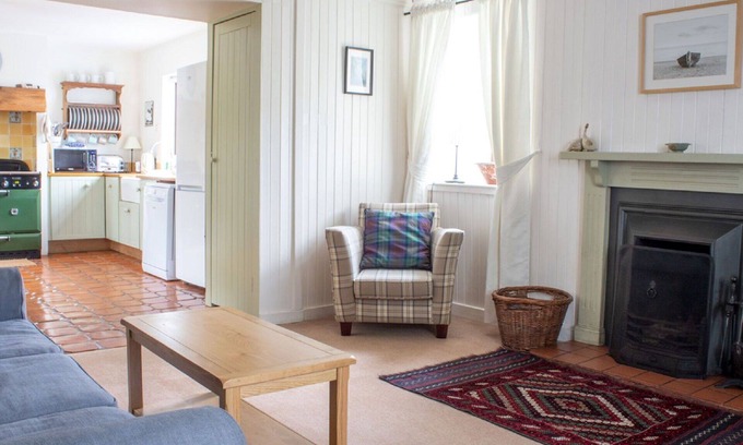 Greshornish House | Stunning private villa for 6 people with WIFI, TV, terrace, pets allowed and panoramic view