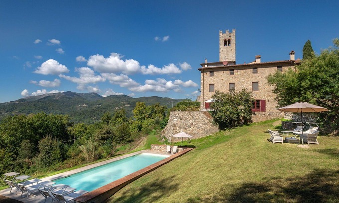 Villabuona Villa | Stunning private villa with WIFI, private pool, TV, patio and panoramic view, close to Lucca