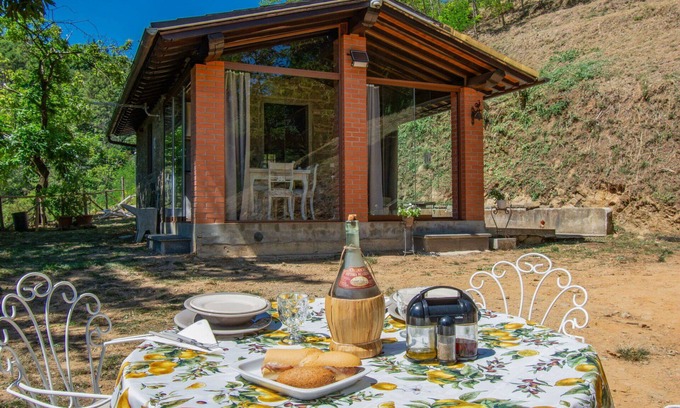Macchino House | Stunning private villa for 2 people with WIFI, A/C, TV, patio and pets allowed