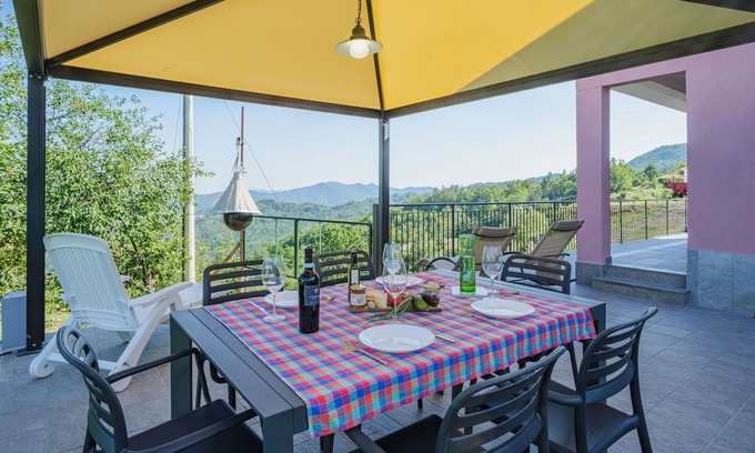 Maissana House | Stunning private villa for 6 guests with WIFI, A/C, TV and terrace