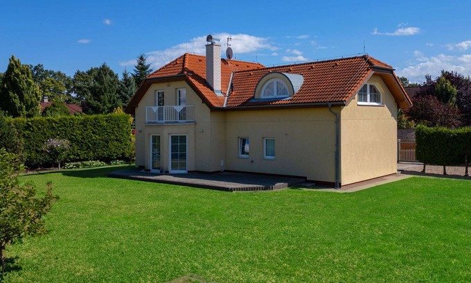 Dolni Chabry Villa | Stunning private villa for 8 guests with WIFI, TV, terrace and parking