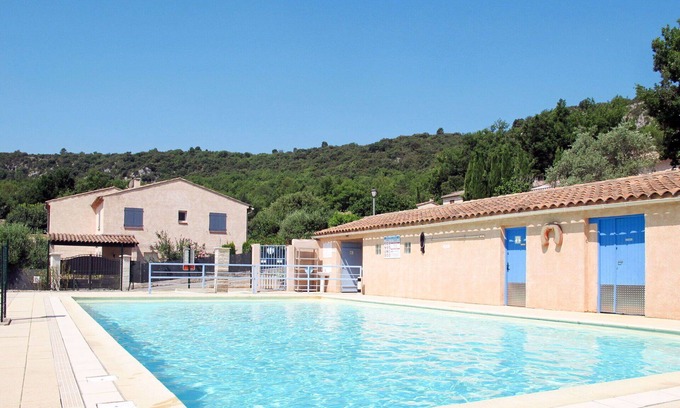 Quinson House | Stunning private villa for 4 people with pool, TV and terrace