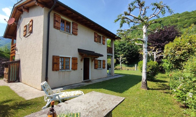 Corrido House | Stunning private villa for 8 guests with WIFI, TV, patio and pets allowed