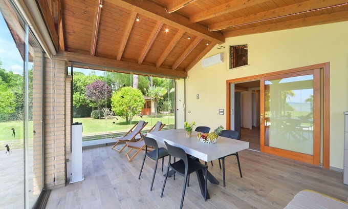 San Feliciano House | Stunning private villa for 5 people with WIFI, A/C, TV, terrace and pets allowed