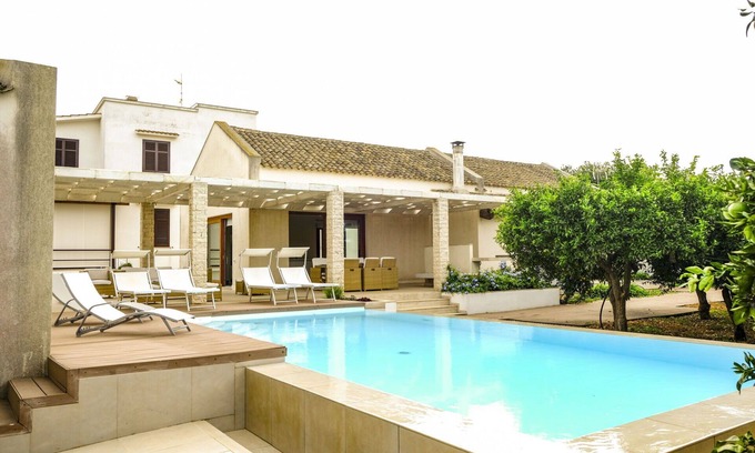 Marsala Villa | Stunning private villa for 9 people with private pool, A/C, WIFI, TV and parking
