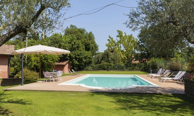 Vetralla Villa | Stunning private villa for 8 guests with A/C, private pool, WIFI, TV and patio