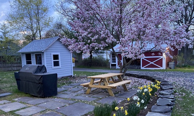 Cottekill House | Stunning Renovated Farmhouse- near walking trails