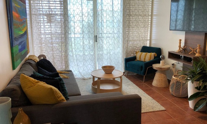 Miradero Condo | Stunning sunsets, beaches ,Seafood delights, WiFi, Full A/C