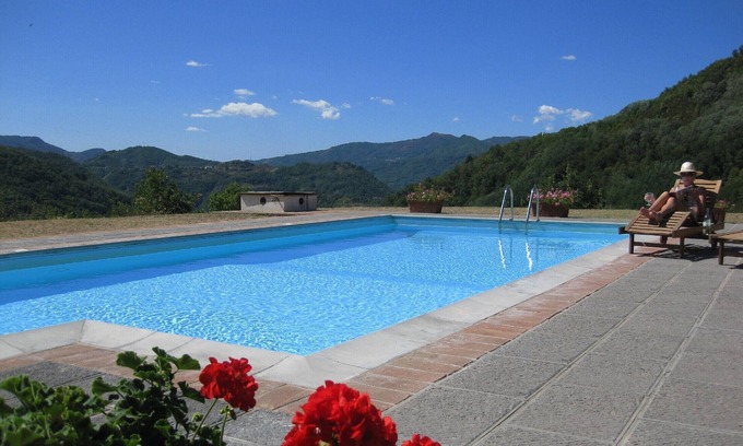 Guzzano-pieve di Controne Villa | Stunning Tuscan Luxury Villa with Private Pool and 360 degree Panoramic Views.