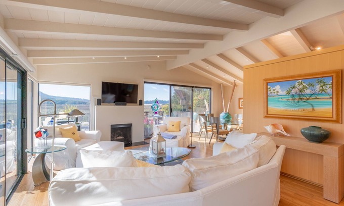 Carmel House | Stunning views, Walk to Ocean Ave Carmel-By-The-Sea, Private, Gated grounds