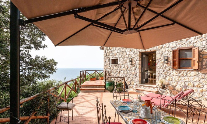 Cala Piccola Villa | Stunning villa for 6 people with WIFI, A/C, TV and terrace