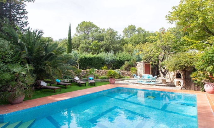 Cuers House | Stunning villa for 4 guests with WIFI, A/C, private pool and TV