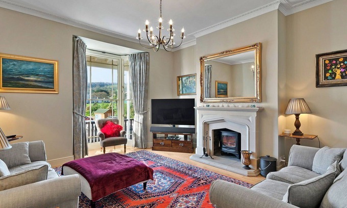 Sidmouth House | Stunning villa for 8 guests with WIFI and terrace