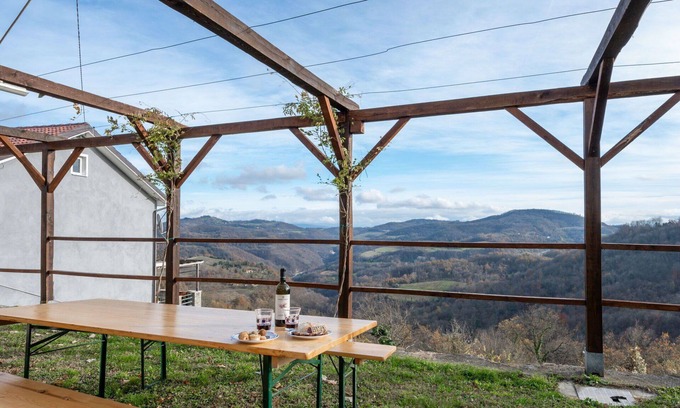Gottasecca House | Stunning villa with hot tub, WIFI, TV, patio, pets allowed, panoramic view and parking