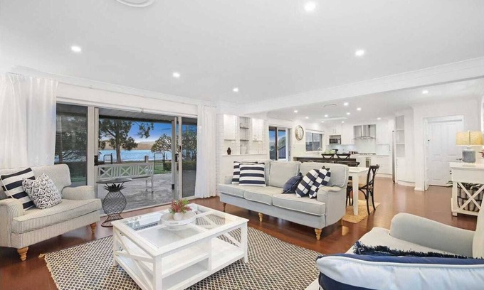 Saratoga House | Stunning Waterfront Views/4BR in Idyllic Saratoga