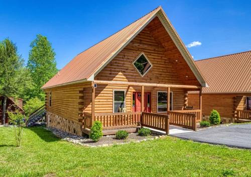 White Oak Lodge House | Stunning32 with Free Tickets to Dollywood,Anakeesta,Aquarium,Ziplining&MoreBeds on main level