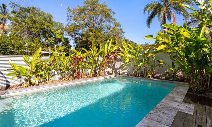 Coolum Beach House | Styled tropical home w pool