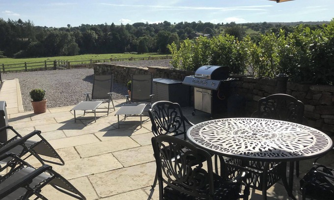 Winkhill House | Stylish 2 Bed Peak Dist Cottage Barn Alton Towers