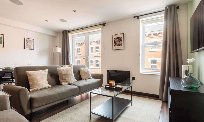 Hull Old Town Apartment | Stylish 2 Bedroom Apartment in Central Hull