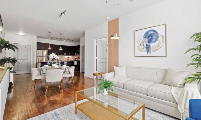 Frisco Apartment | Stylish 2B near Legacy West Wi-Fi, Fitness, Pool