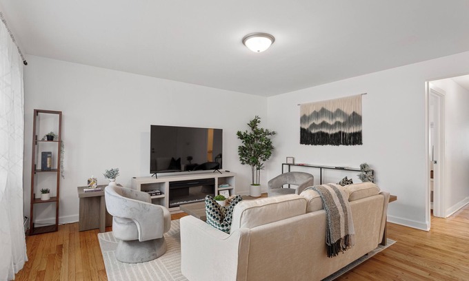 Des Plaines Apartment | Stylish 2BR Near O'Hare, Modern & Easy Access