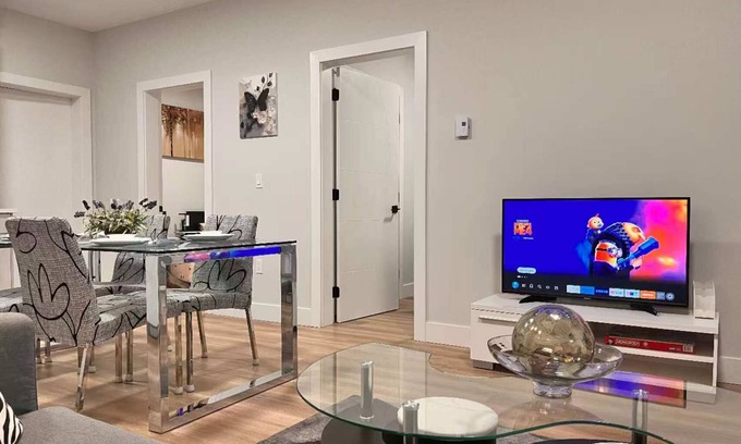 Willoughby House | Stylish 3BR Retreat by Langley Event Center