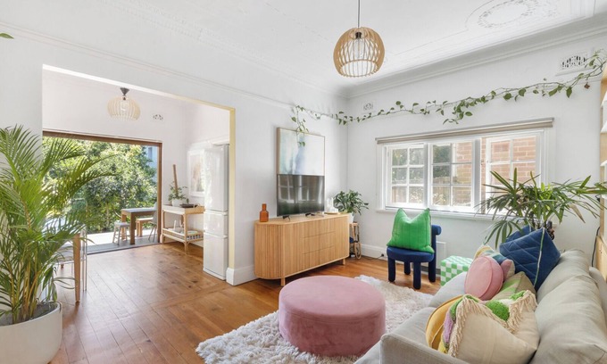 Bondi Beach Apartment | Stylish and characterful 2BR garden apartment, walk to beach