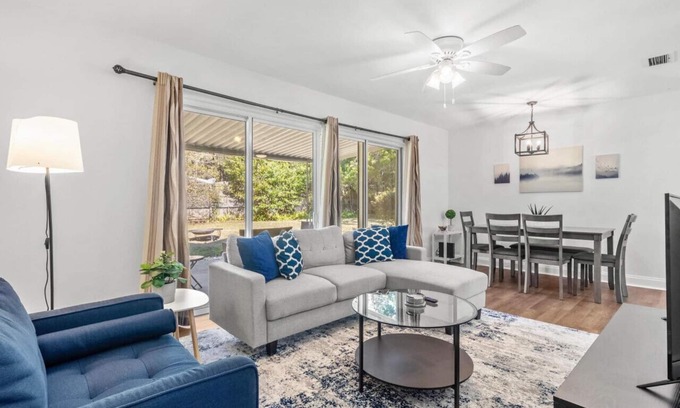 Gainesville House | Stylish and Comfortable Escape in Gainesville
