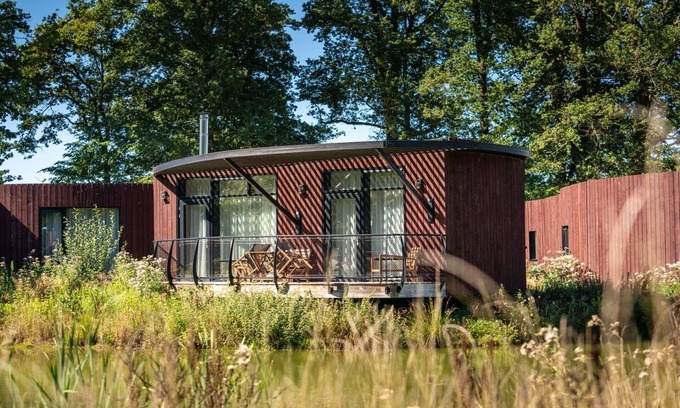 Maubray House | Stylish Bungalow Near Forest