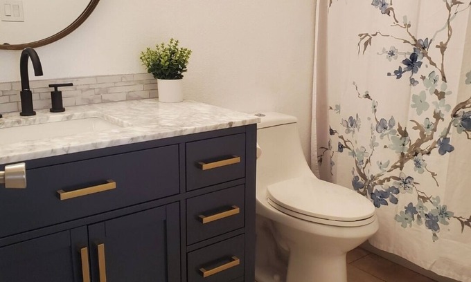 Tempe House | Stylish Central 2BR Townhouse | Walk to Sloan Park