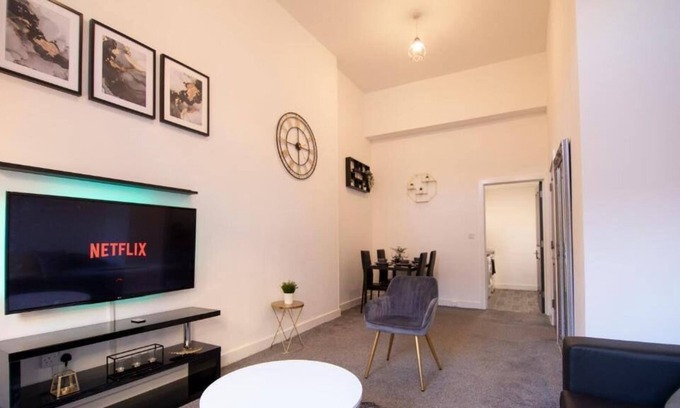 Bolton Condo | Stylish Central Bolton Apartment