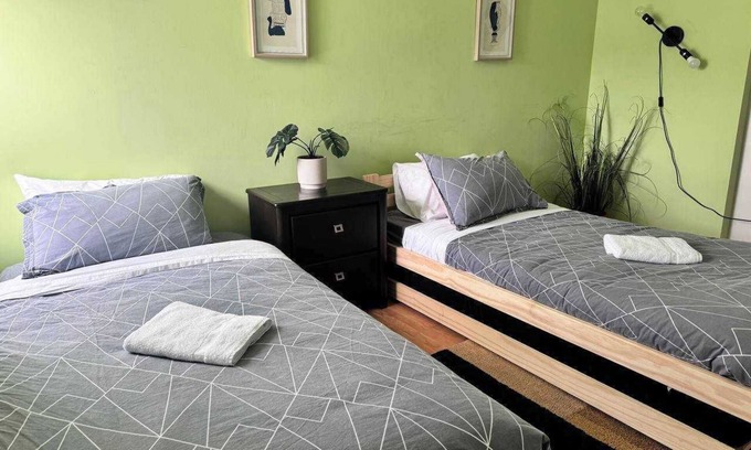 North End Apartment | Stylish City Base for Groups and Families