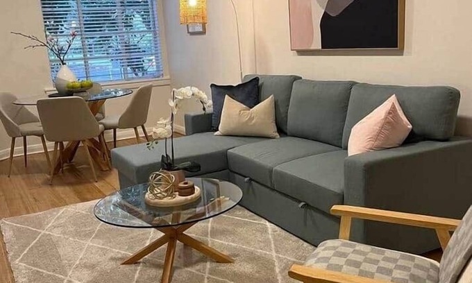 East Melbourne Apartment | Stylish Comfort on the Park