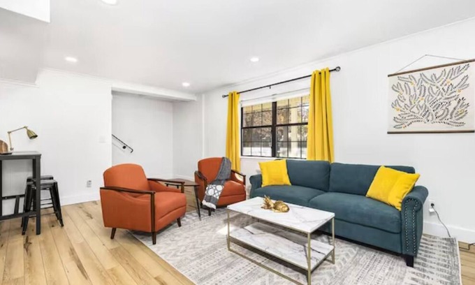 Matthews House | Stylish & Comfortable Duplex Best for Large Groups! Pet Friendly! Ample Parking