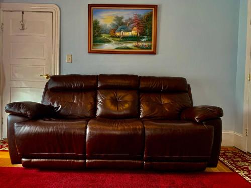 Pawtucket Apartment | Stylish, Cozy 2BR Private Apt, 1st Floor, Well-Appointed, Near Providence, MA, RI Line, I-95 Access