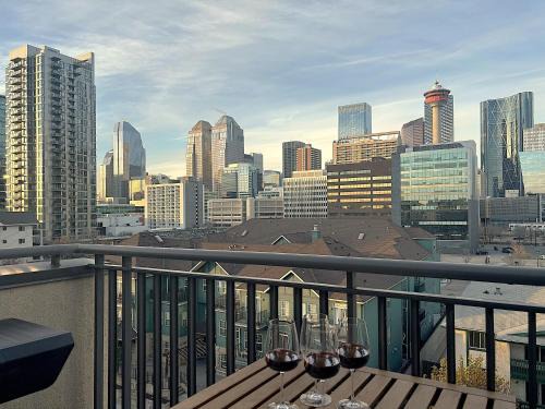 Beltline Apartment | Stylish DT Views at Stampede w Free Parking and AC