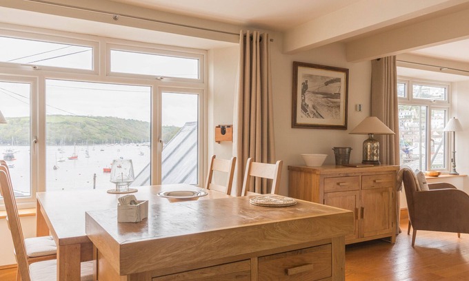 Polruan Apartment | Stylish Harbourside Apartment in Polruan, Cornwall