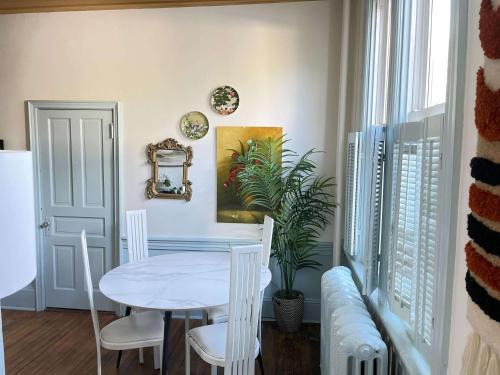 South End Apartment | Stylish Living at Inglis Heritage, Unit C