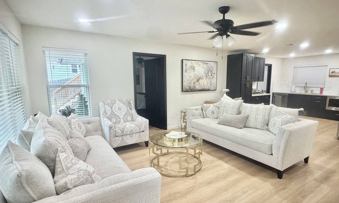 Brenham House | Stylish main-level home in historic downtown Brenham—walking distance to shops!