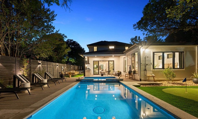 Montopolis House | Stylish Modern Ranch | Heated Pool